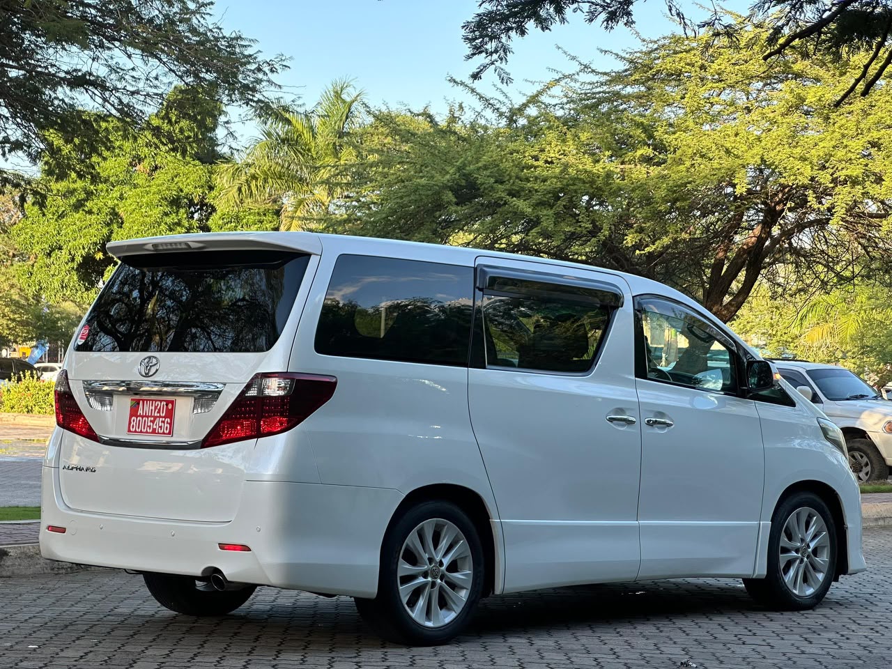 ALPHARD thumbnail 11